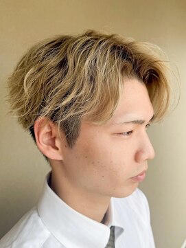 ミルヘアデザイン(mil hair design) マッシュ　スパイラルパーマ　2ブロック　刈り上げ　フェード