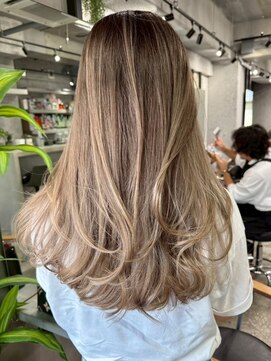 アポロ 横浜駅店(apollo) xバレイヤージュ/ホワイトグレージュ/レイヤーカット