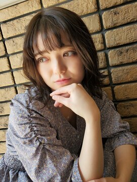 ベベ('BEBE) ボブ 切りっぱなし ブラウン