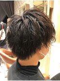 パーマミディアム爽やかショートウルフ清潔感ビジネスツイスト