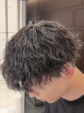 グロップ 町田(GLOP) トレンド感あるメンズ波巻きパーマ