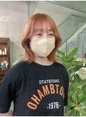 柔らかい色味のオレンジベージュ
