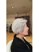 モダム(MODAM)&nbsp;80's 綺麗な白髪をそのまま生かしたショートヘア/髪質改善