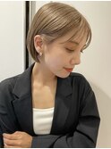 海外ヘア ハイトーン耳掛けボブ プラチナブロンド A0523