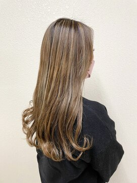 リバー 草加店(RIVER) 夏に向けておススメのフォギーベージュ