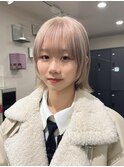 12544フェザーショートミルクティーベージュタンバルモリボブ