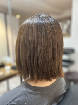エフフォーユアヘアー 北方店(F for your hair) ストレート、切りっぱなしボブ
