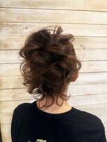 パシャ(Pasha) 外はね混じりの華やかアップ