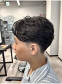 センターパート×テーパーフェード×フェザーパーマ