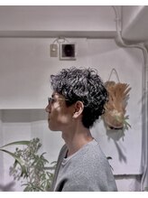 ヘケム(hekm) 刈上げない大人スパイキーショート×パーマ