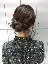 アールプラスヘアサロン(ar+ hair salon)&nbsp;【新宿駅/新宿三丁目/ヘアセット/サイドシニヨン/お呼ばれヘア】