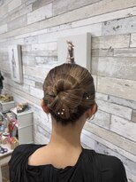 ブルームス アンジュ(Blooms Unge) ツルッとシニヨン