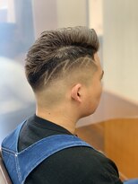 メンズ美容室 タカミ&nbsp;外国人風サイドパートフェード　シアンパープル色落ち後