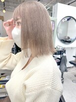 ヒビヲ(HIBIO)&nbsp;ダブルカラーベージュカラーハイトーンカラーケアブリーチボブ