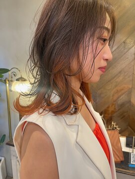 ブルートマト(BLUE TOMATO) ミディアムウルフ・ハッシュカット・ウルフ・レイヤーカット