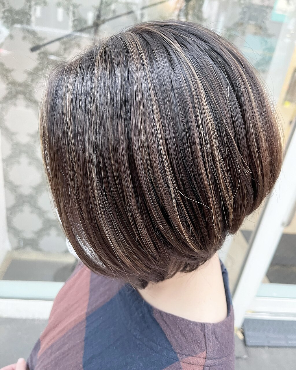 前下がりショートボブ×ハイライト:L190625805|亀山美容所の 前下がりショートボブ×ハイライト:L190625805|亀山美容所の