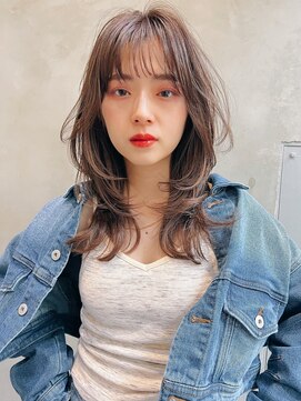 エイミー(Aimee) Aimee 町田　無造作レイヤー×オリーブグレージュ