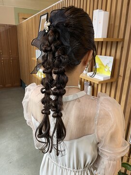 キュオンシア(CUEON. ciea) ツイン編みおろし×お呼ばれヘア