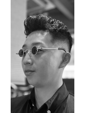 バーバーボルト(Barber Bolt) フェード