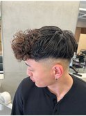 スペインカール　メンズパーマ　　短髪パーマ　フェードカット