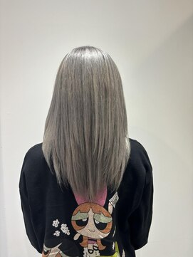 エレノア 梅田店(Eleanor) シルバーカラー