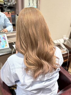 ロング髪質改善ブリーチブロンドヘア