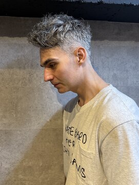 バーバーバー アカバネ(BARBER-BAR AKABANE) ビジネスにオススメ! フェザーショートスタイル