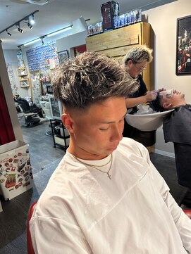 サンアンドマーリィズバーバー 駅前店(SON&MARLEY'S BAR BER) メッシュ/本厚木/フェード