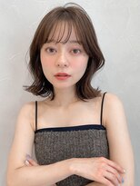 アグノス 青山(Agnos)&nbsp;大人ガーリーダークアッシュミディアムレイヤーカット 小顔
