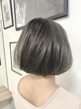 ペネロープ(Penelope) イルミナカラーで愛されグレージュボブ(^^)