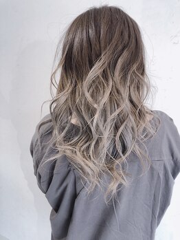 ヘアーアート リアンジュ(hair art Lienge)の写真/お洒落に敏感な大人女性にオススメ◎グレイカラーでも色味を楽しめ、ツヤのある仕上がりに♪