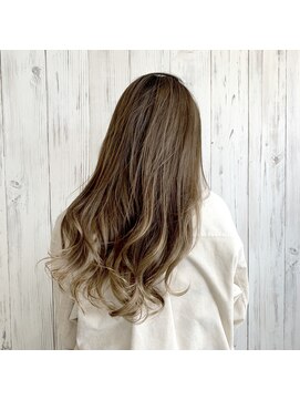 ヘブンリー(heavenly) 【heavenly】＃10代20代＃ベージュ＃レイヤー＃外国人風＃小顔