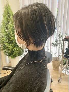 リラヘアー(Rela hair) 前下がりショートヘア