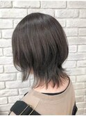 くびれウルフ風ボブ