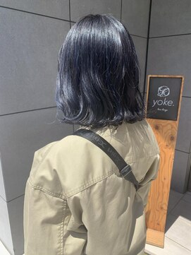 ヨーク(yoke.) 【ブリーチあり】個性派可愛い!ブルーヘア