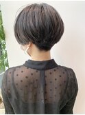黒髪刈り上げハンサムショートセンターパート