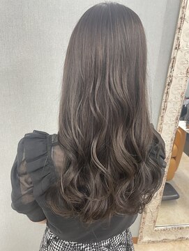 プラーグ ヘアー(Prague Hair) クリーミーグレージュ