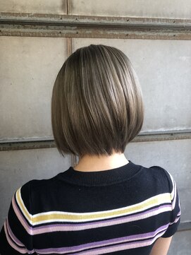 ミルコ バイ クラク(MIRUCO by KURAKU) 引き締めショートボブ★