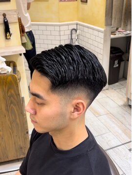 グルーマーズトウキョウ(GROOMER/S TOKYO) 七三フェード　GROOMERSTOKYO 太田