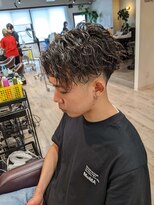 コワファーストナガサキシャンプーボーイ(COIFF1RST NAGASAKI SHAMPOO BOY)&nbsp;ショートアップバング×ツイストスパイラルパーマ