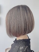 エース 糸島店(ase.) 見た目はミニボブめくるとツーブロック ミルクティーアッシュ