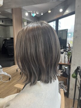 ファム(fam.) 透明感◎大人ブリーチもお任せください☆