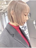 ホワイトブロンドミルクティーホワイトグレージュショートボブ