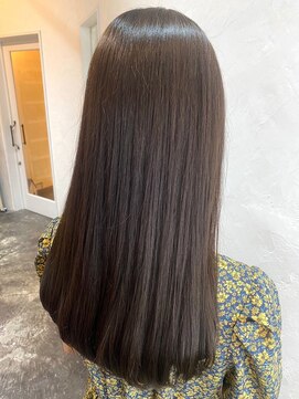 ミロア 薬院(miroa) ショコラブラウン ストレートヘア 髪質改善 赤み消し