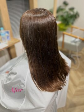 ニュカ(NuKa) 秋にオススメ、明るめカーキブラウン