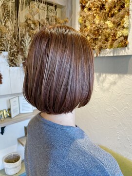 フロール(florun) 切りっぱなしボブ×ミルクティーベージュ