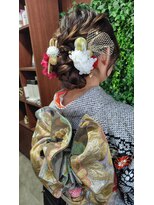 シーン(SeeN.)&nbsp;成人式の振り袖着付けとヘアセット