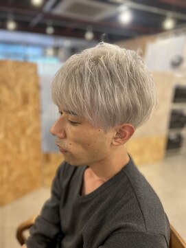 ミコ 珈琲と髪 シルバーマッシュショート