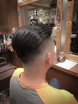 グルーマーズトウキョウ(GROOMER/S TOKYO) slickback×skinfade【HOMME HAIR ZERO伊藤】