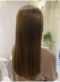オリーブベージュ